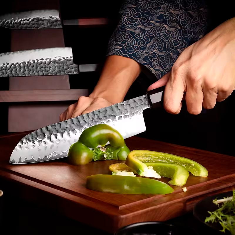 Cuțit profesional HOCHO Santoku seria JP, oțel japonez HRC 60 călire manuală, mâner Deluxe Pakka – imagine produs 6
