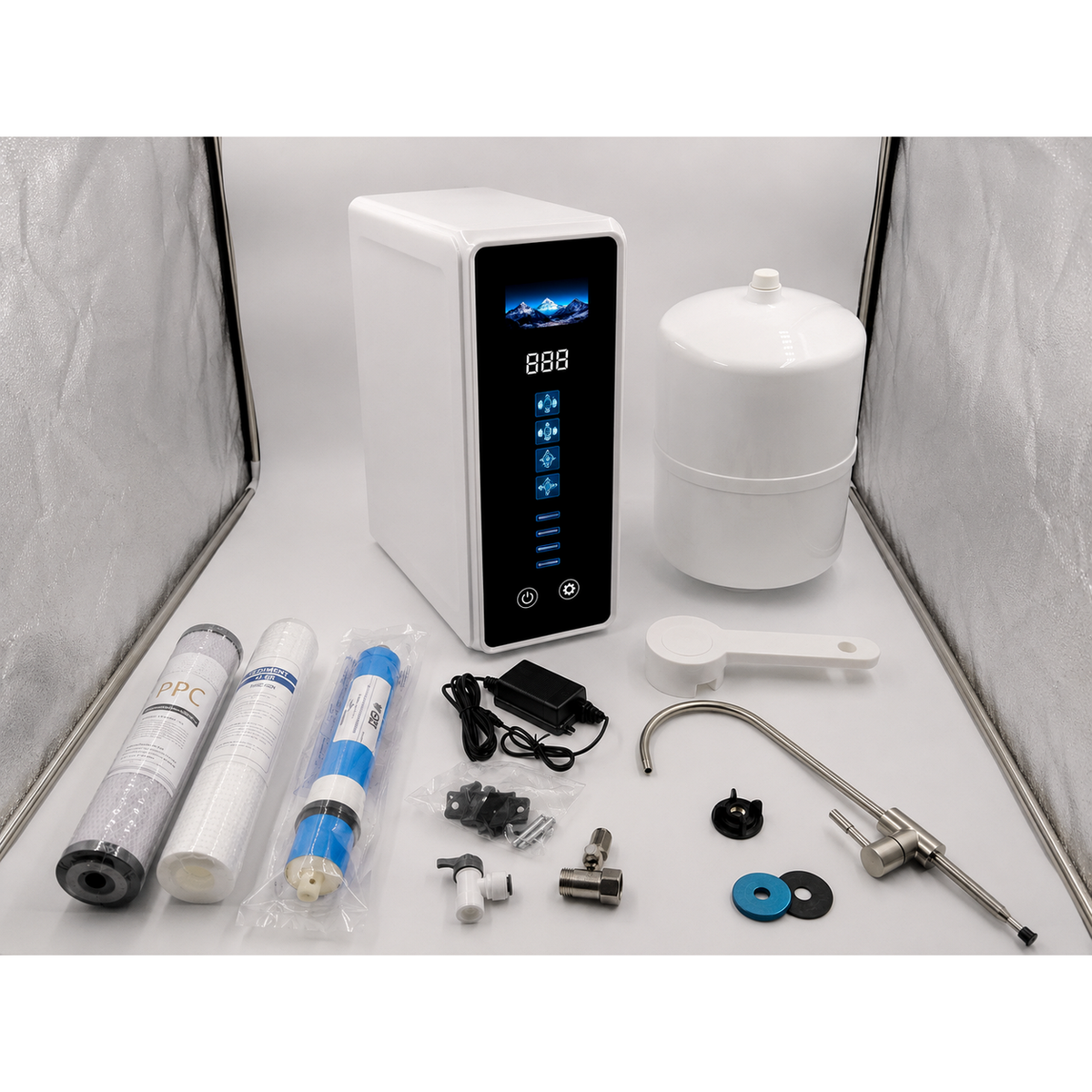 AQUAROO AR03-KC2 — unitate, rezervor, robinet și accesorii prezentate separat